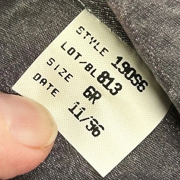 Vintage Jones New York Women’s Size 6 Silver Metallic Button Trench Coat Pockets - Picture 12 of 13